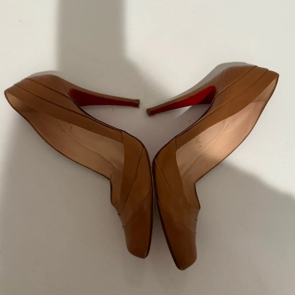 Christian Louboutin Insectika 100 Seta Caramel Tan High Heels 40.5